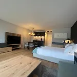 Titlis Alpine - Close To Cable Car - Nahe Der Gondel * انغلبرغ