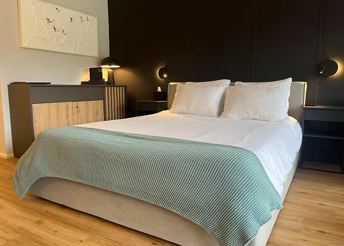 Titlis Alpine - Close To Cable Car - Nahe Der Gondel